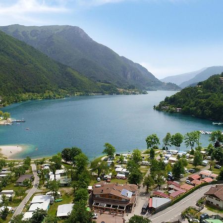 Camping Al Lago Ledro Pieve Di Ledro Buitenkant foto