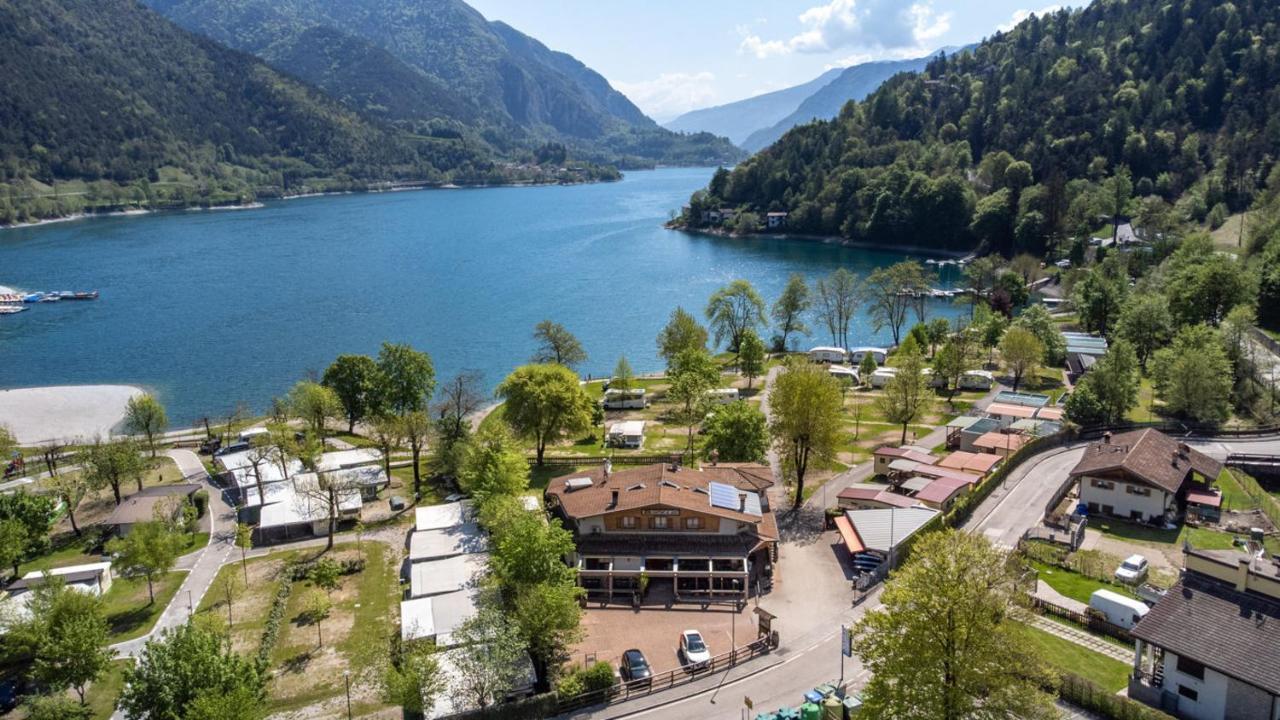 Camping Al Lago Ledro Pieve Di Ledro Buitenkant foto