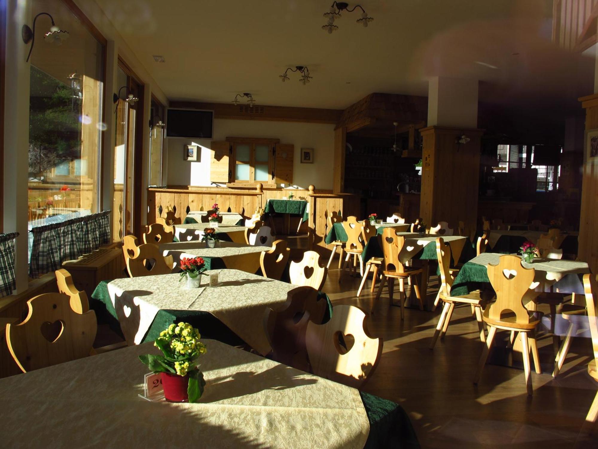 Camping Al Lago Ledro Pieve Di Ledro Buitenkant foto